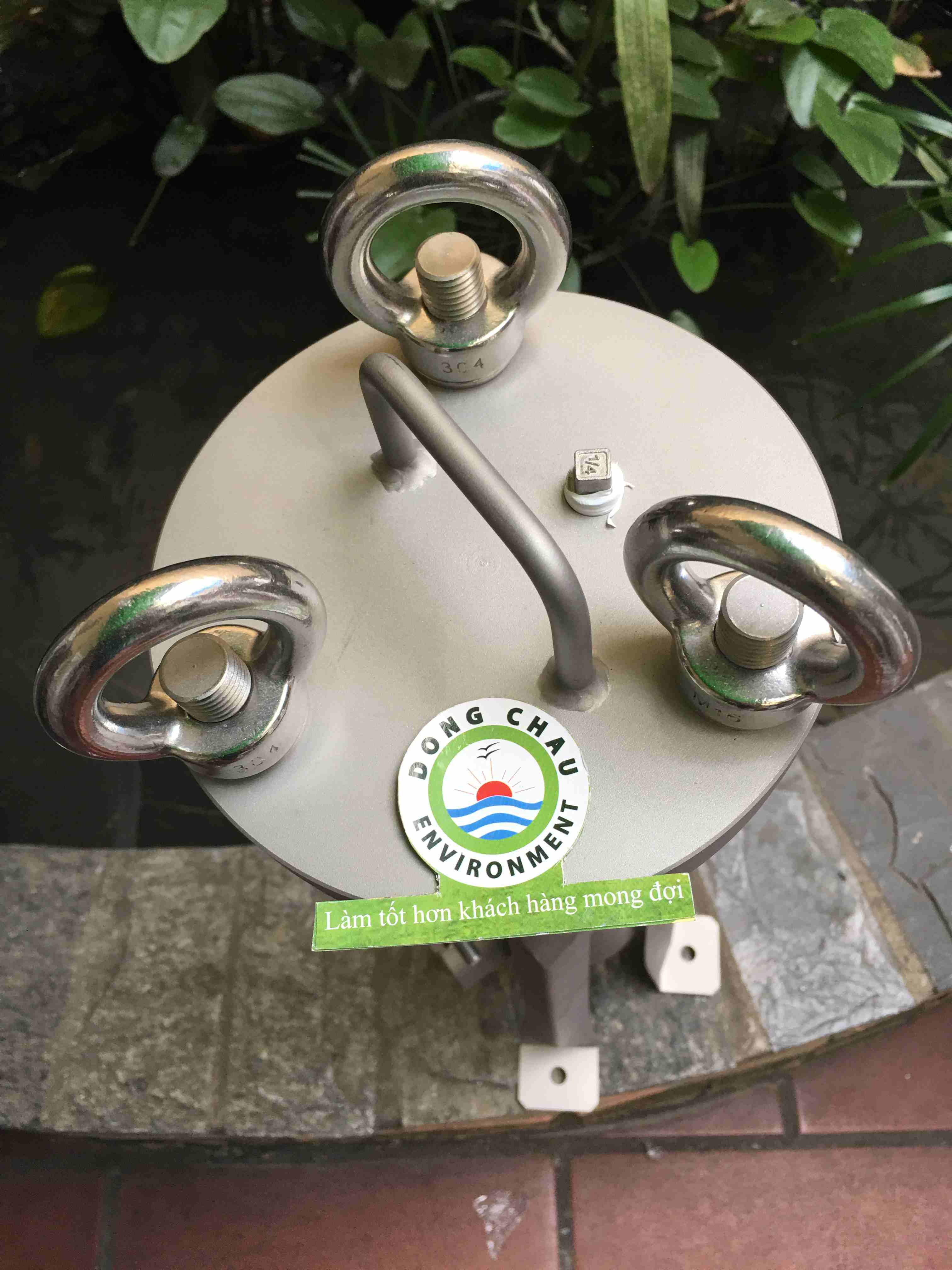 phan-dau-binh-loc-1-loi-10-inch-Singapore khóa inox giữ nắp Bình lọc 1 lõi 10 inch DOE Singapore