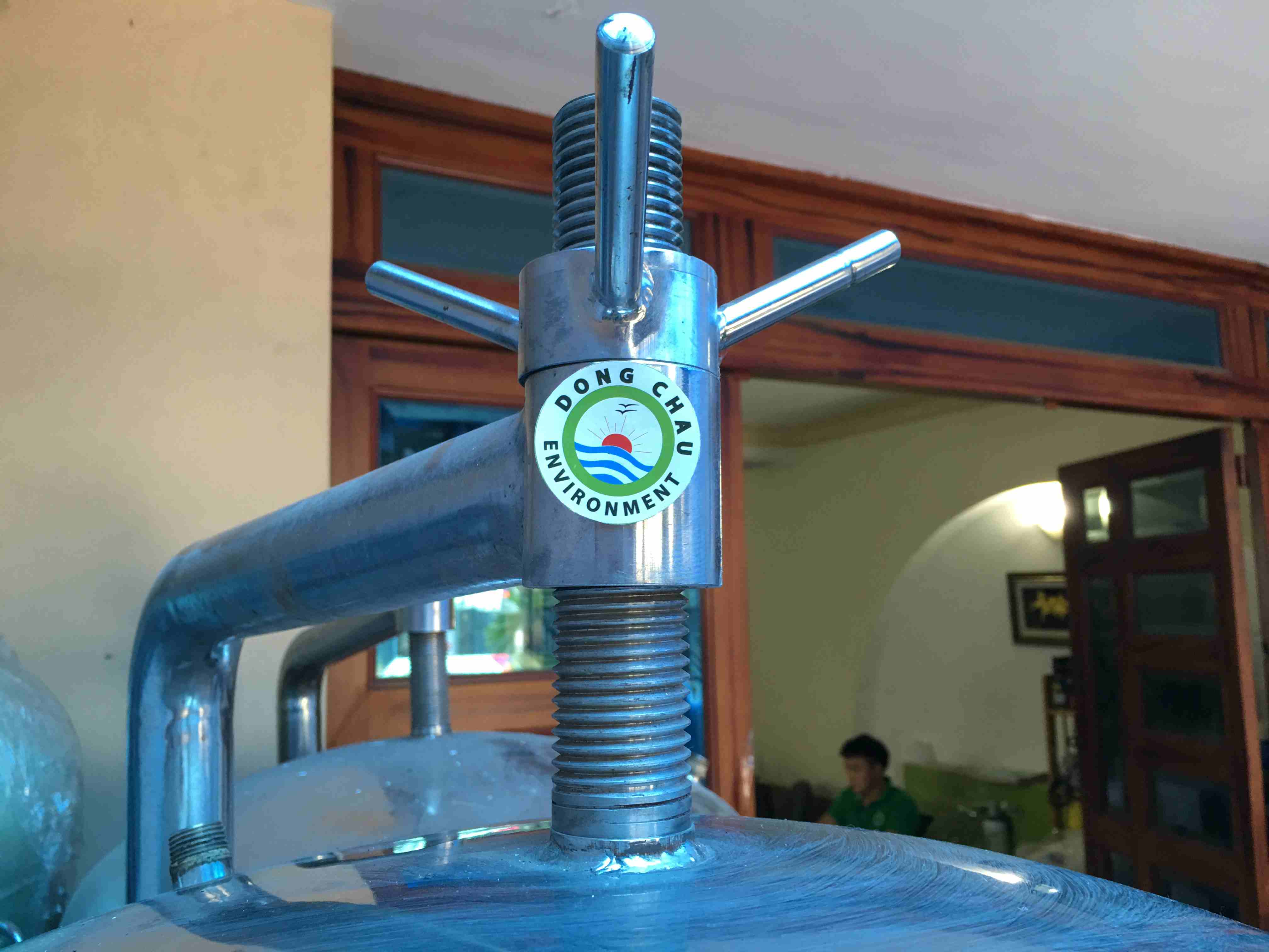 phan-tay-nang-binh-loc-40-inch-40-loi-TQ cấu tạo chi tiết nắp Bình lọc công nghiệp 40 lõi 40 inch DOE Trung Quốc