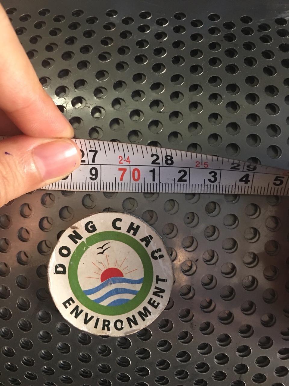 tam-duc-lo-5-mm đo test chi tiết Tấm inox đục lỗ 5mm