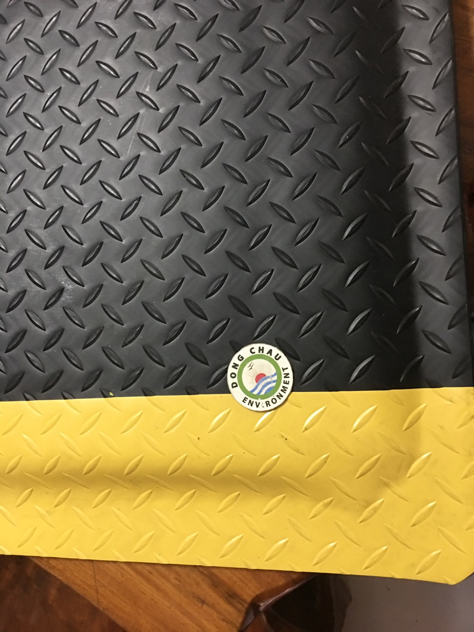 tham-chong-moi-chan-phong-sach chất liệu cao su Thảm cao su chống mỏi