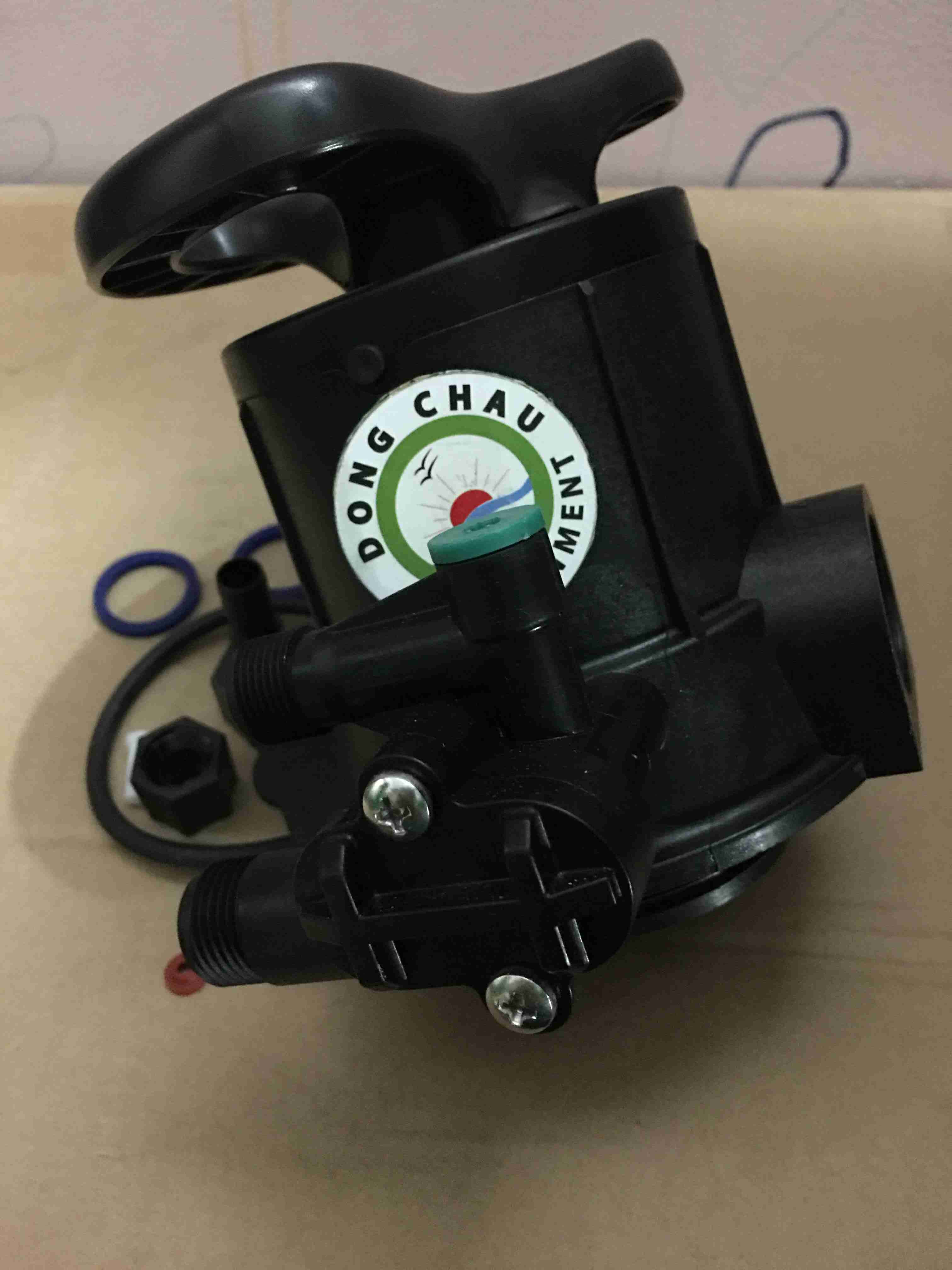 van-binh-chua-hat-nhua-5-nga-F64A-phi-34 theo dõi Van tay 5 ngã F64A phi 34 bằng áp suất