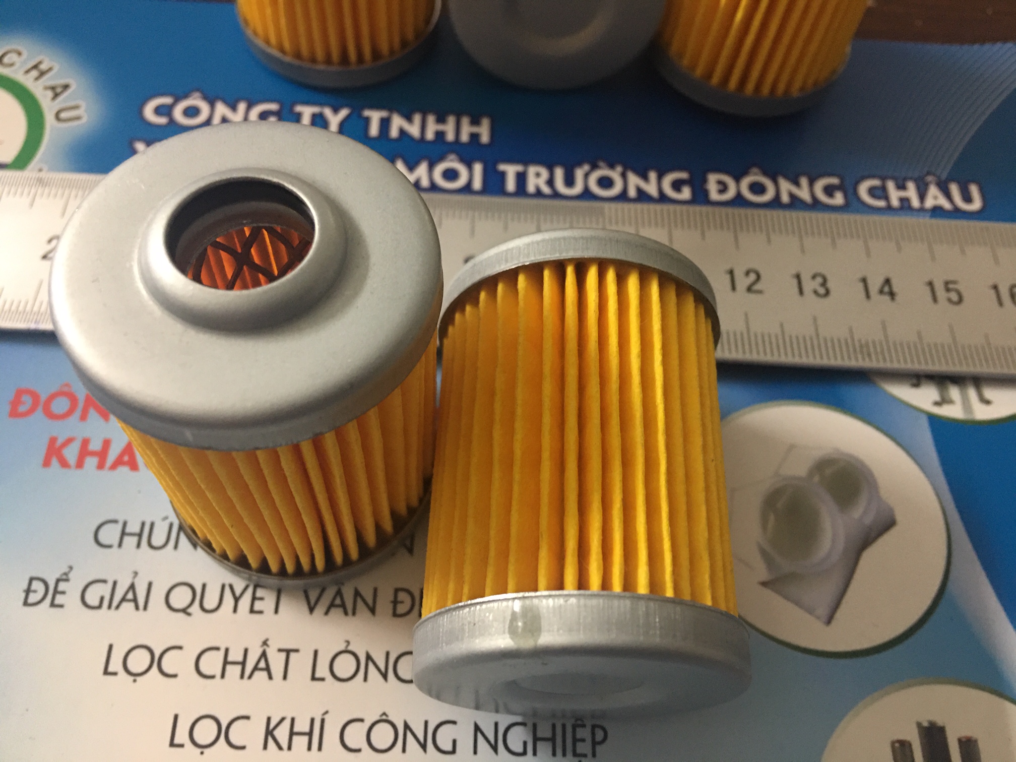 Phin lọc bụi, lọc khí Cellulozo màu vàng liên hệ đông châu báo giá Phin lõi lọc gió giấy Cellulose Ron trong