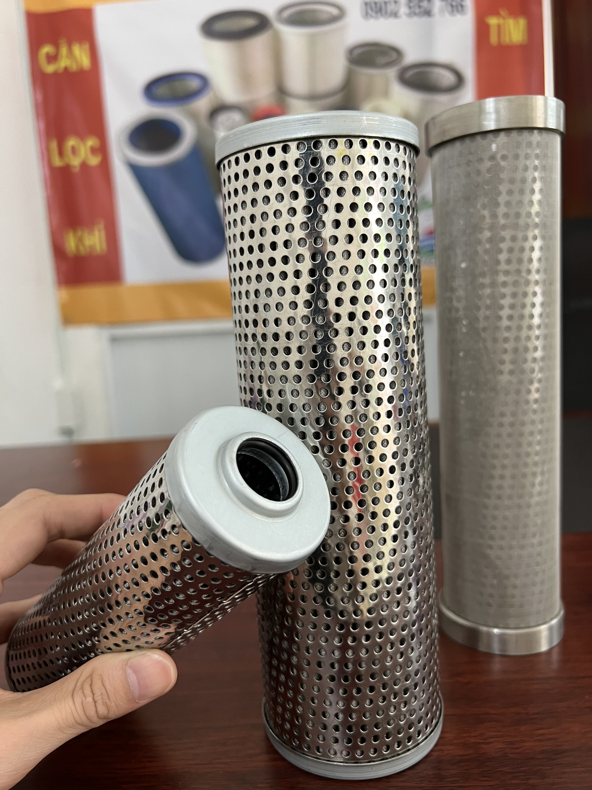 Sản xuất ống inox đục lổ tròn Ống lọc inox đục lổ, nối ron seal bên trong