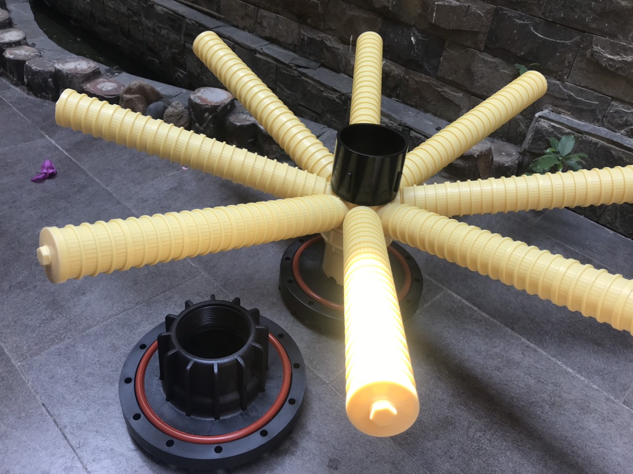 Lưới Top Mouth cho bồn lọc composite chi tiết lưới chụp trên bình lọc tổng composite