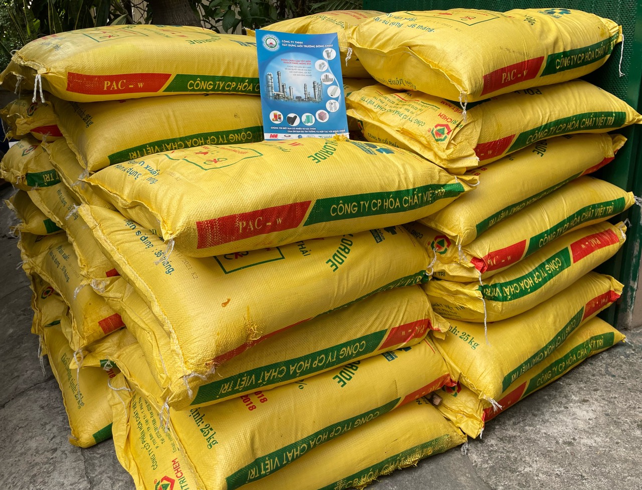 PAC Vàng Chanh Việt Nam xử lý nước thải, keo tụ, đông tụ lắng cặn trong xử lý nước PAC Hóa chất Việt Nam xử lý nước chính hãng