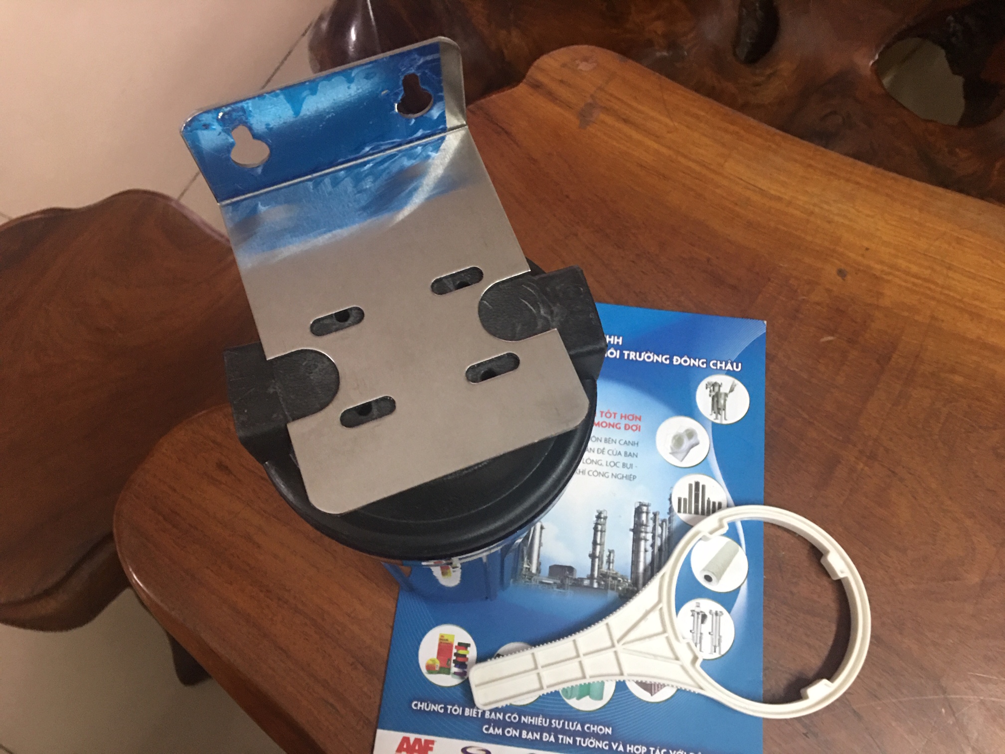 cách sử dụng chi tiết Patt đơn treo cốc 10 inch và tay mở