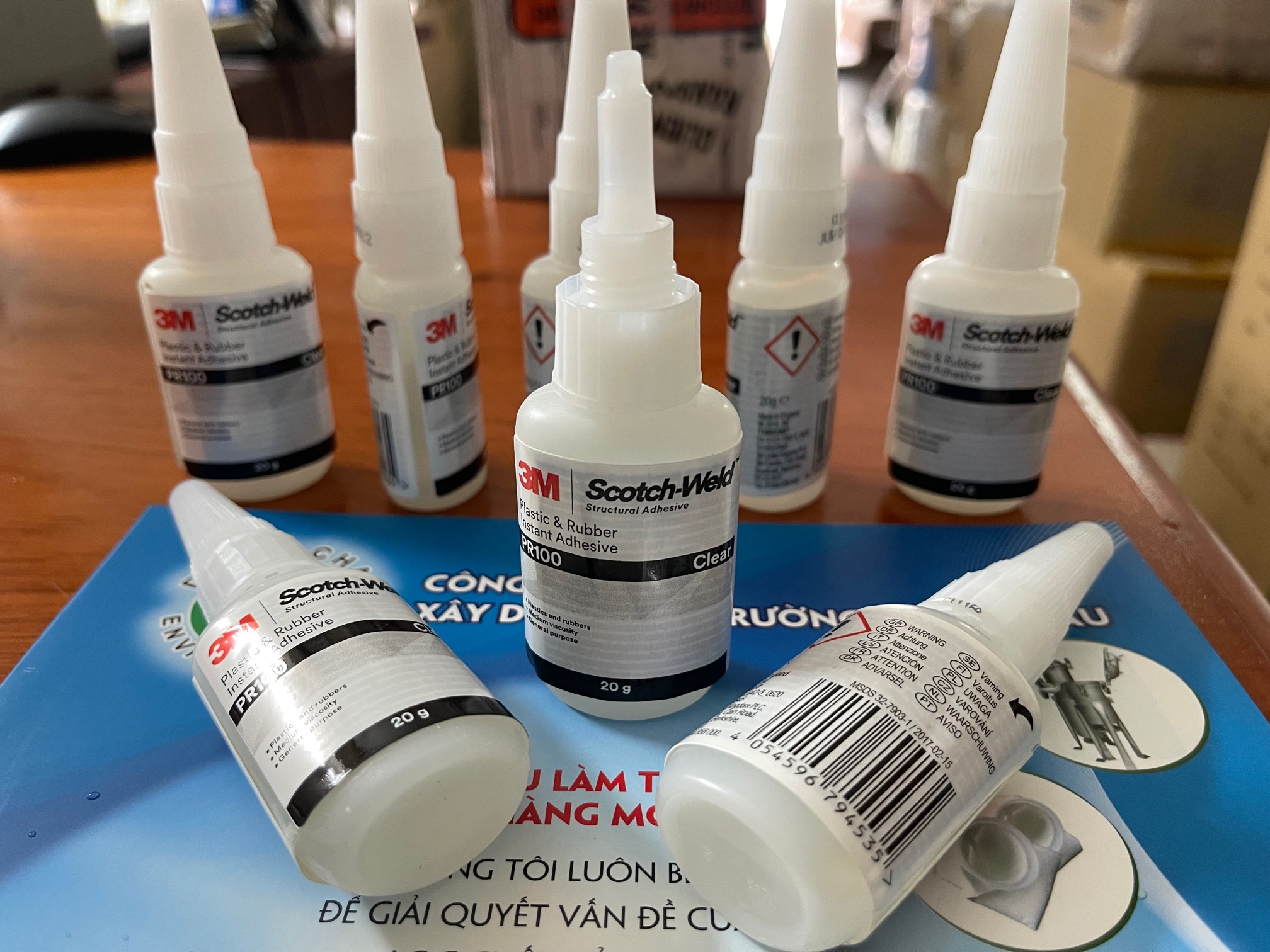 Keo dán lỏng 3M Pr100 mẫu mới tháng 7/2021 Keo dán lỏng 3M Pr100 mẫu mới tháng 7/2021