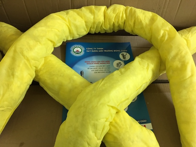 Sock thấm hút hóa chất đổ tràn, phao quây và gom hóa chất chất liệu Phao quây thu gom hóa chất giá rẻ