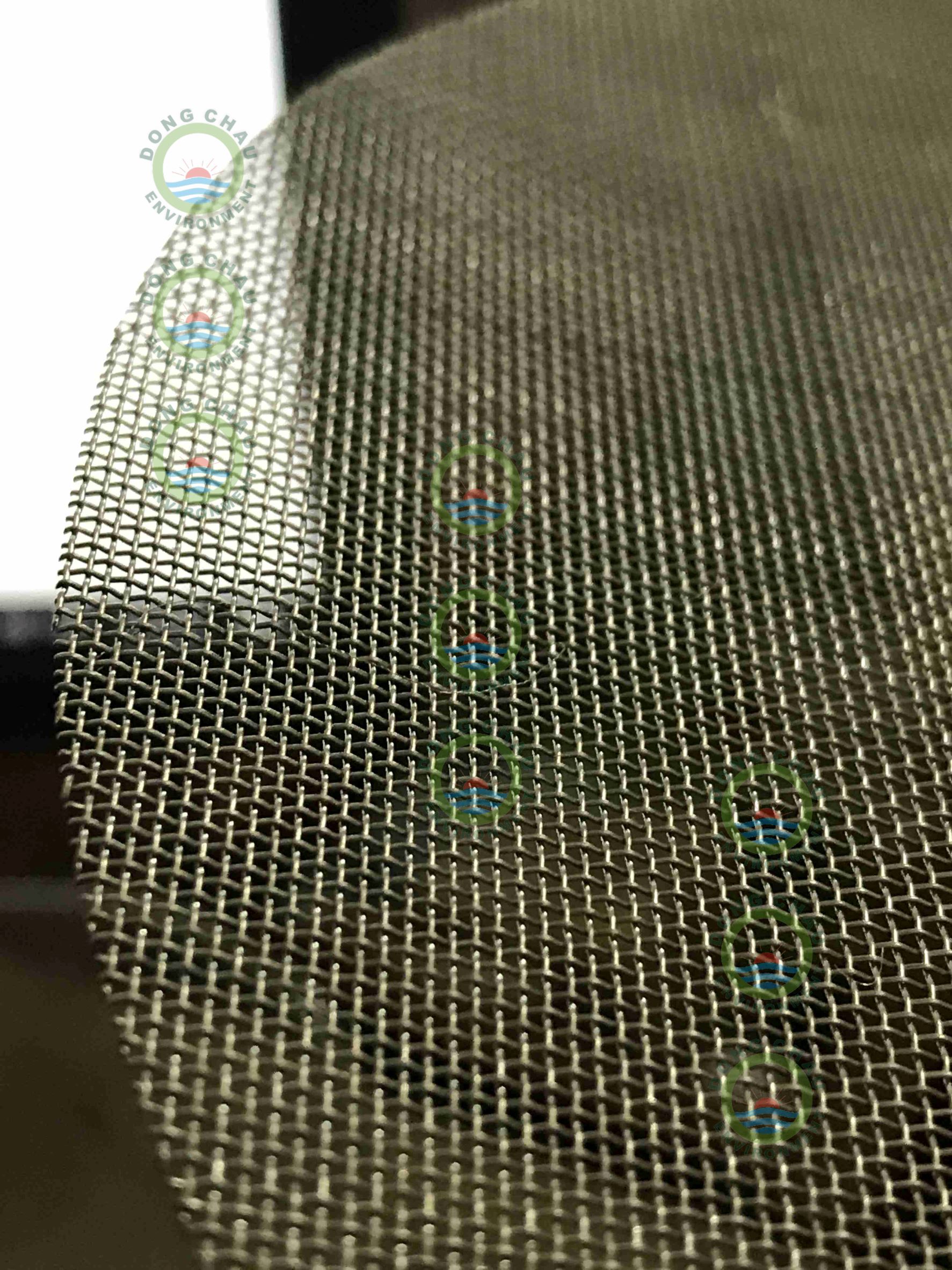 chi tiết chất liệu miếng inox mỏng tròn dùng trong lọc công nghiệp