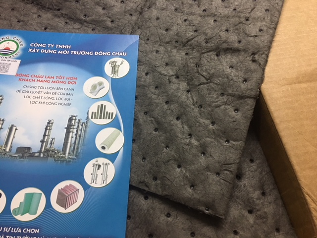 Oil and chemical absorbent pad USA