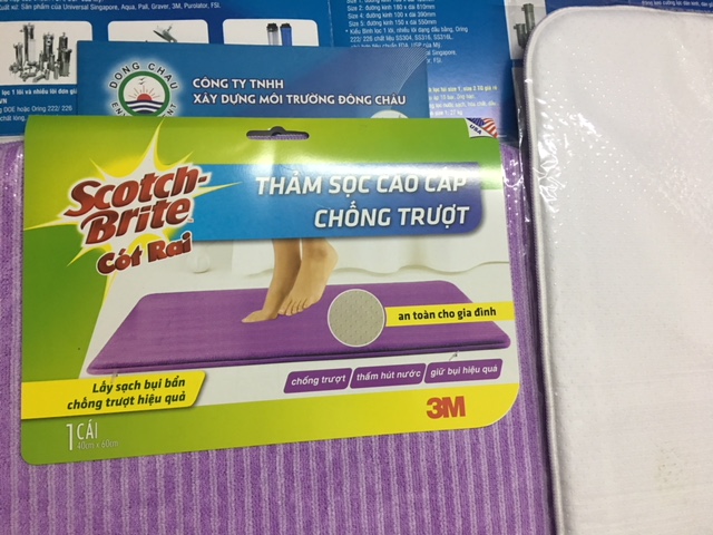 Thảm chống trượt dính bụi 3M màu hồng để nhà tắm