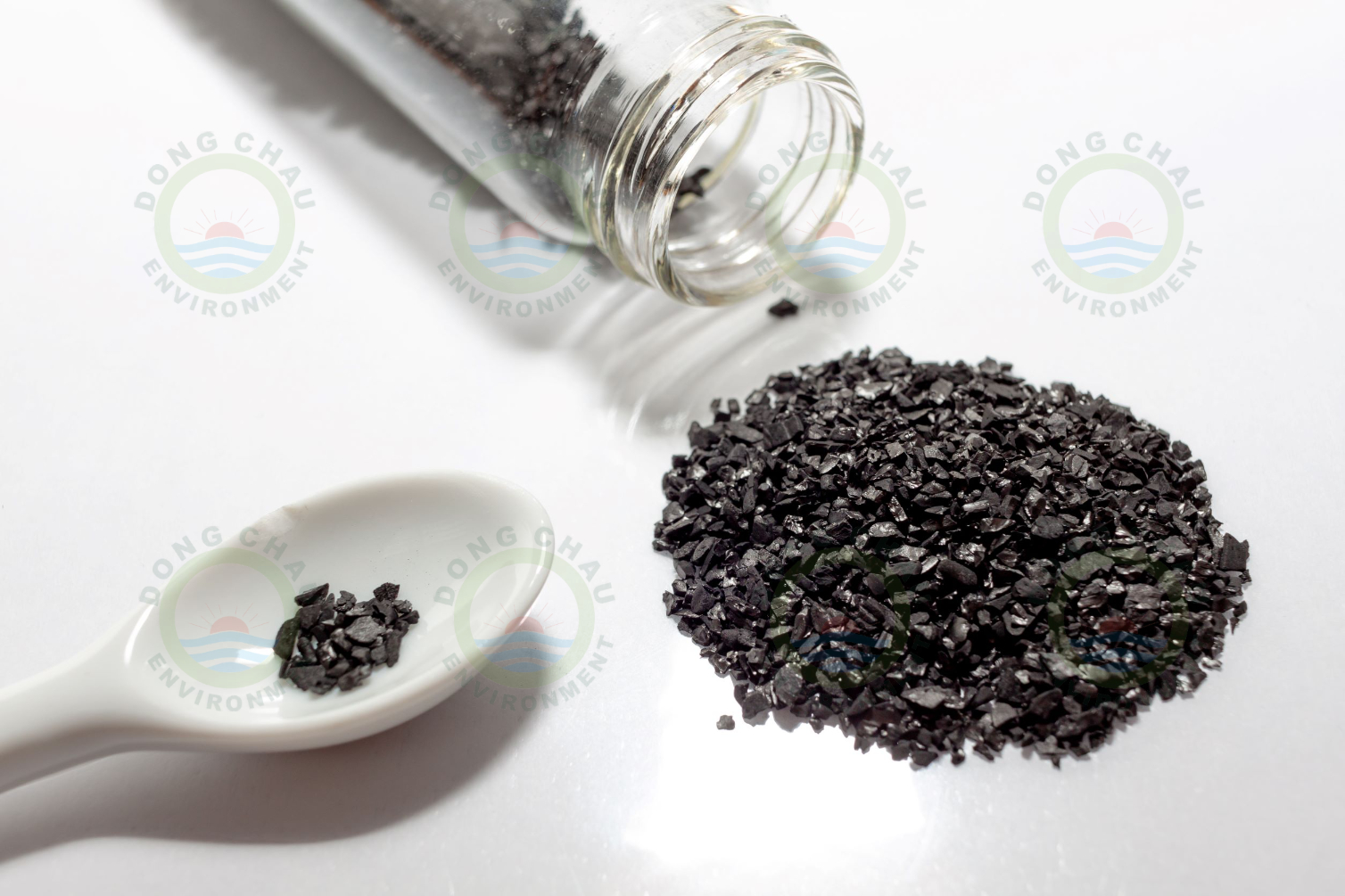 Mẫu than hoạt tính dùng trong xử lý mùi hôi