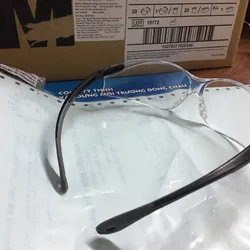3M 11670 Kính bảo hộ cao cấp