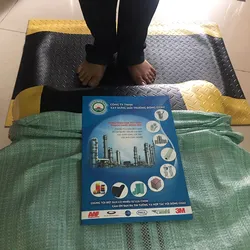 600x900x17mm Thảm chống mỏi chân chống tĩnh điện Vàng đen
