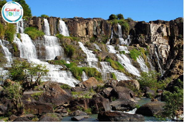 Vẻ đẹp hoang sơ của Thác Voi