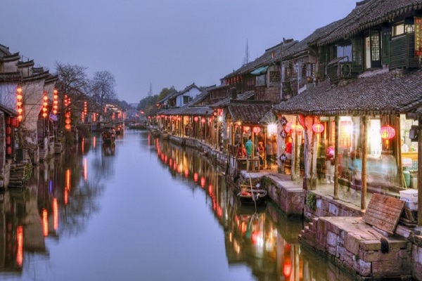 TOUR PHƯỢNG HOÀNG CỔ TRẤN BẰNG TÀU HỎA GIÁ RẺ TOUR PHƯỢNG HOÀNG CỔ TRẤN BẰNG TÀU HỎA GIÁ RẺ