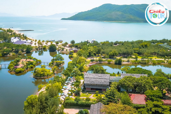 Đầm Nha Phu đa sắc màu tại Nha Trang