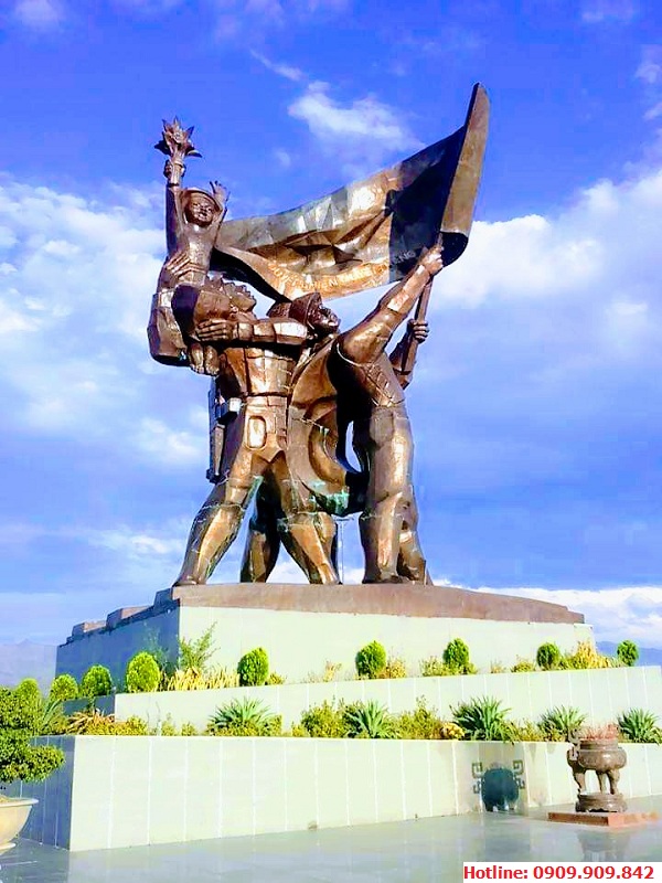 Tượng đài Chiến Thắng Điện Biên