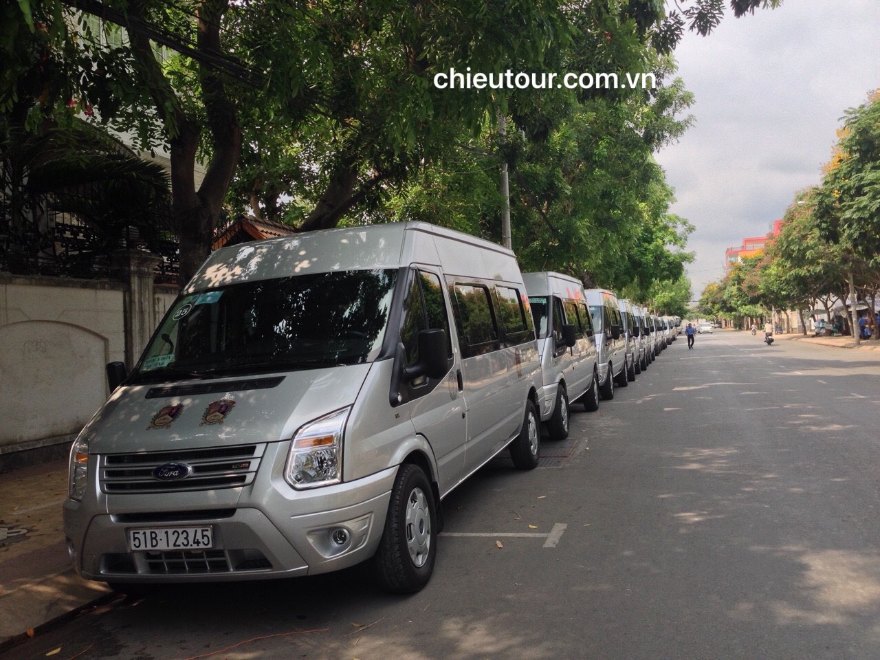 THUÊ XE 16 CHỖ TẠI QUẬN 8 GIÁ RẺ THUÊ XE 16 CHỖ TẠI QUẬN 8 GIÁ RẺ