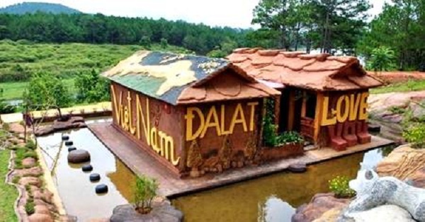 Ngôi nhà đất đỏ đạt kỷ lục guiness