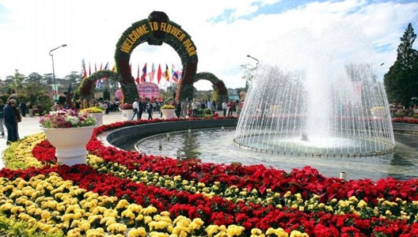 Đài phun nước tại Vườn Hoa Thành Phố