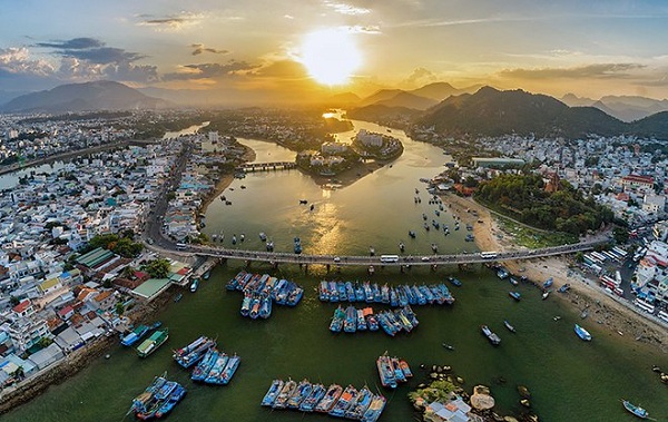 Hoàng Hôn trên sông Cái tại Nha Trang