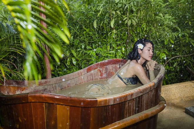 NHA TRANG – DU NGOẠN ĐẢO – CHÙA LONG SƠN - NHÀ YẾN – THÁP BÀ PONAGAR – SUỐI KHOÁNG THÁP BÀ NHA TRANG – DU NGOẠN ĐẢO – CHÙA LONG SƠN - NHÀ YẾN – THÁP BÀ PONAGAR – SUỐI KHOÁNG THÁP BÀ