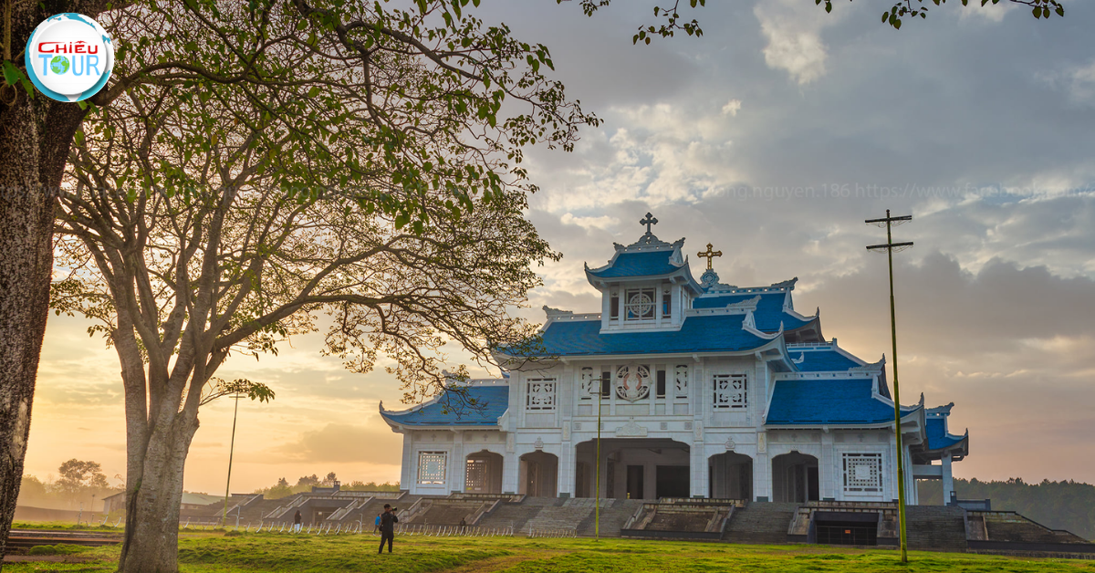 Tour du lịch Đà Nẵng - Huế - Quảng Bình 5 Ngày 4 Đêm