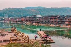 Tour Trung Quốc 6N5Đ Trương Gia Giới - Phượng Hoàng Cổ Trấn