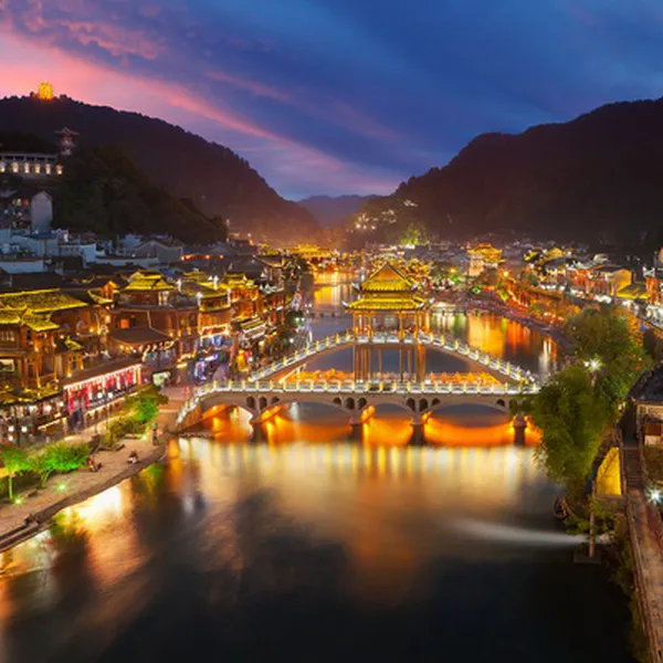 TOUR PHƯỢNG HOÀNG CỔ TRẤN BẰNG TÀU HỎA GIÁ RẺ