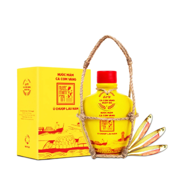 Hộp Quà Đậm Đà Tình Thân Gồm 01 Nước Mắm Tĩn Tôm Biển 60N 500ml Và Nước 01 Nước  Mắm Cá Cơm Vàng Ruột Đỏ 250ml