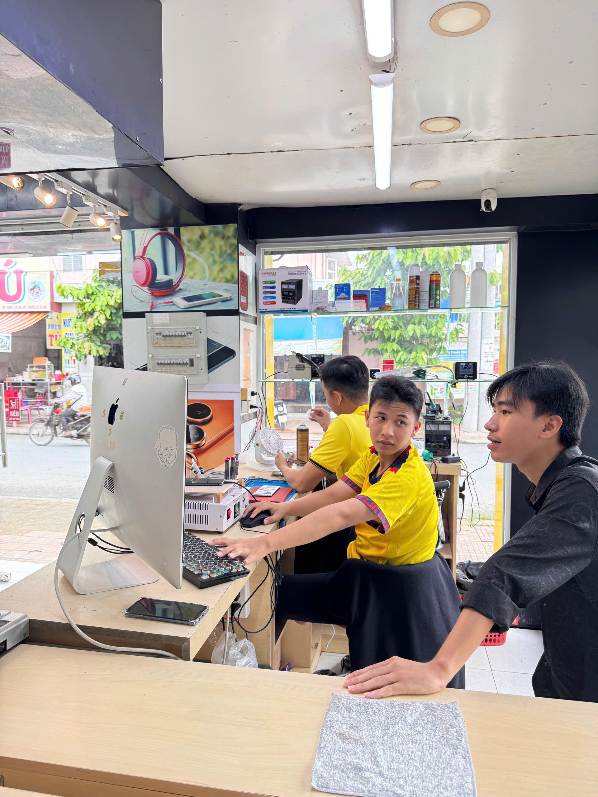 Quốc Duy Mobile Quốc Duy Mobile