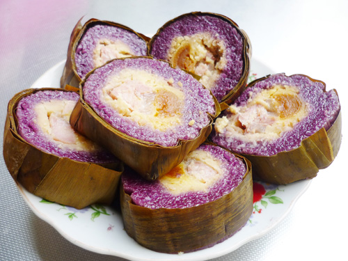 Bánh tét lá cẩm nhân hột vịt muối Bánh tét cần thơ