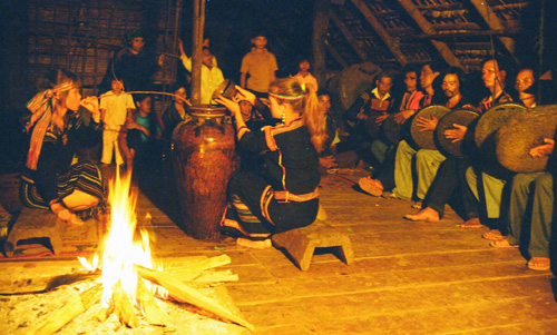 Rượu cần Tây Nguyên Rượu cần Tây Nguyên