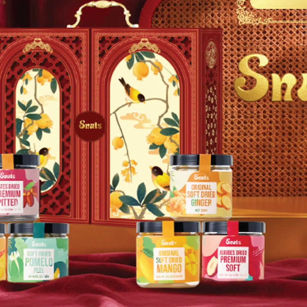 Hộp quà tết Snuts 16