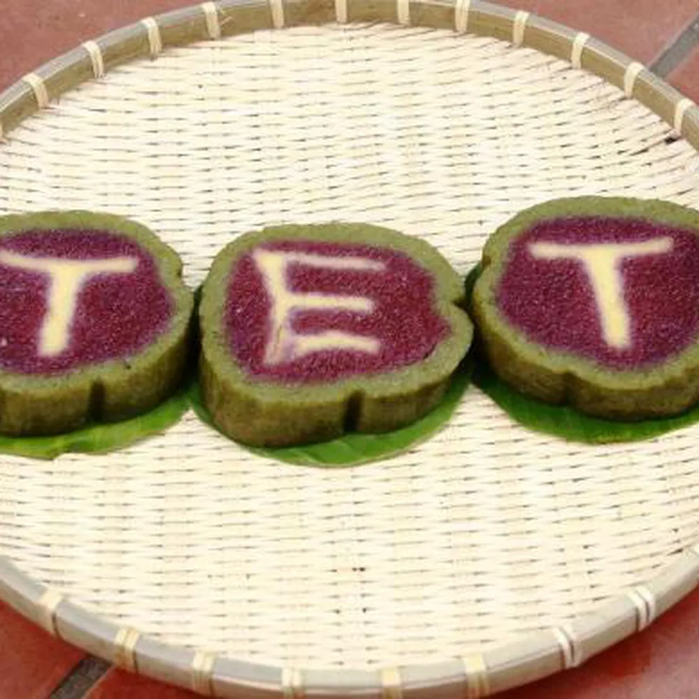 Bánh Tét Chữ Trà Vinh