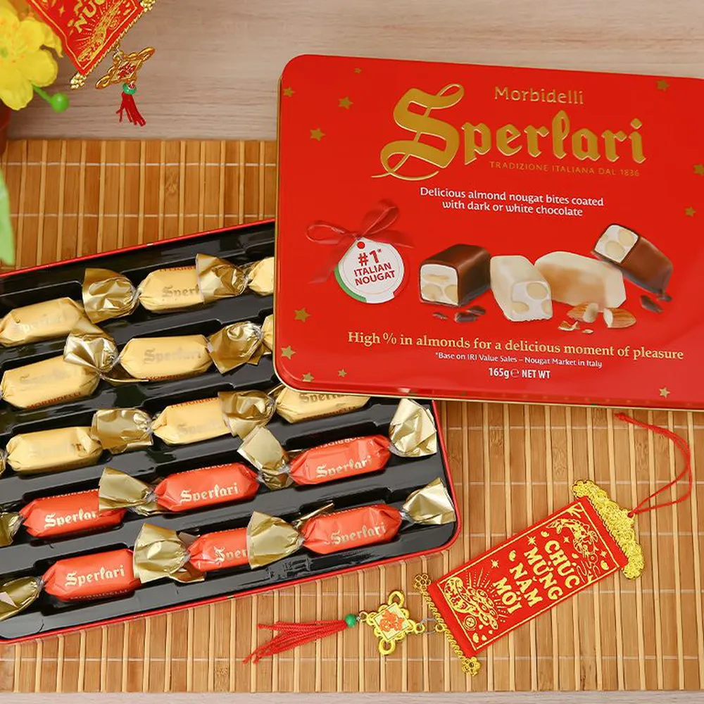 Hộp Sô Cô La Đen Và Trắng Nhân Nougat Sperlari 165G
