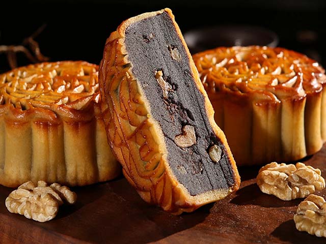 Bánh Trung thu nhân socola hạnh nhân