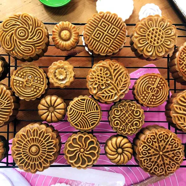 Bánh Trung thu mini - xu hướng quà tặng năm 2025