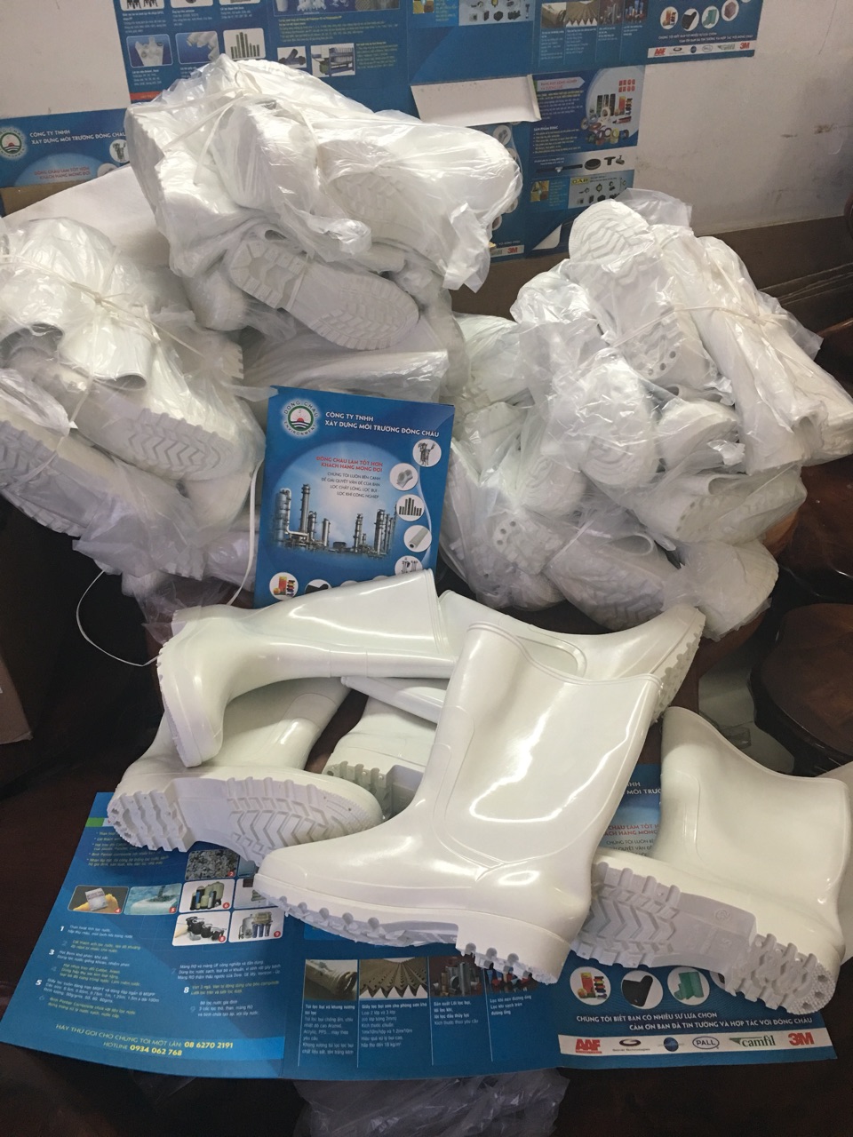 Ủng cao su trắng chính hãng chất lượng tốt