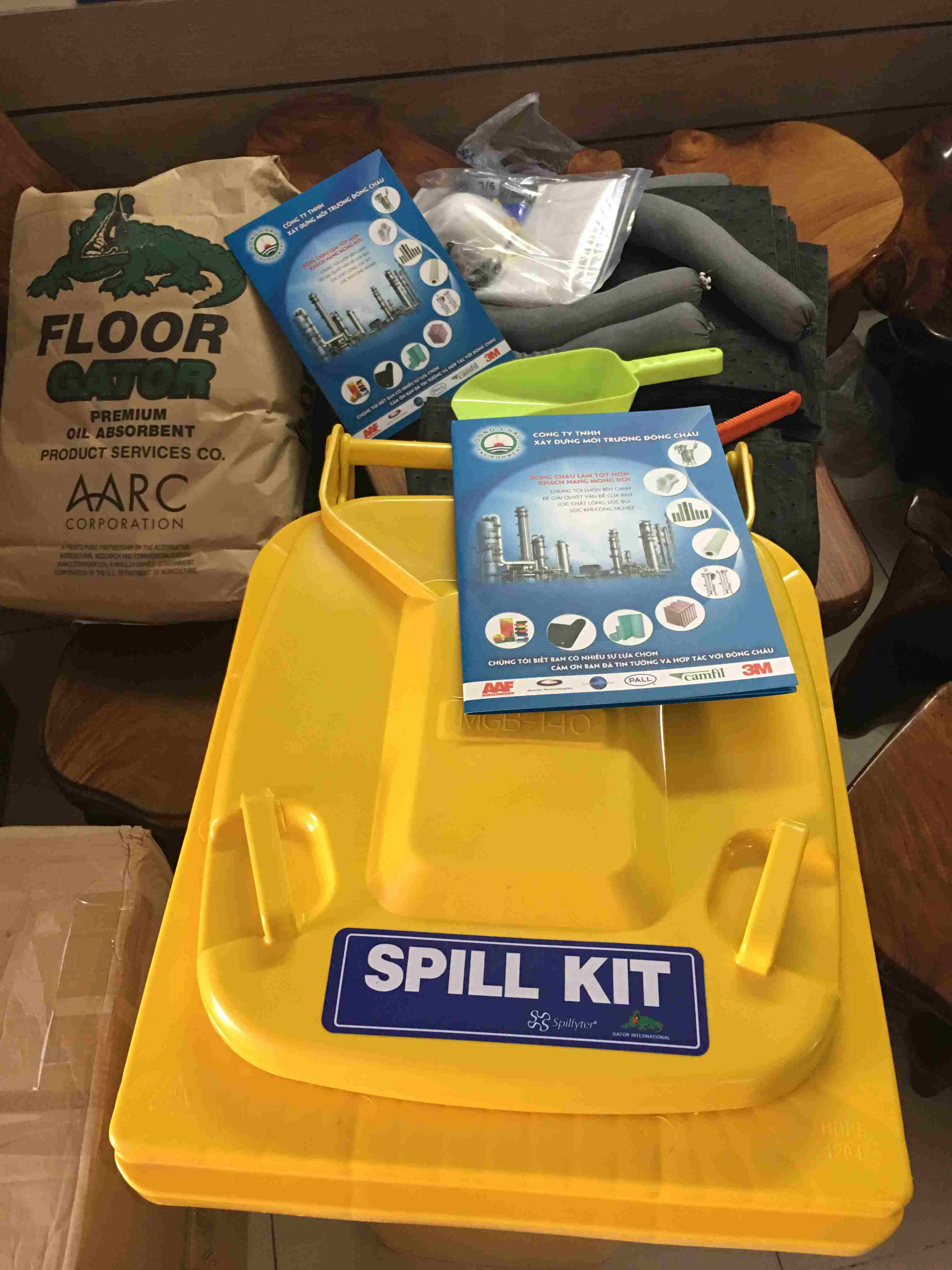 Bộ Kit ứng cứu nhanh tràn vãi dầu, axit 120L