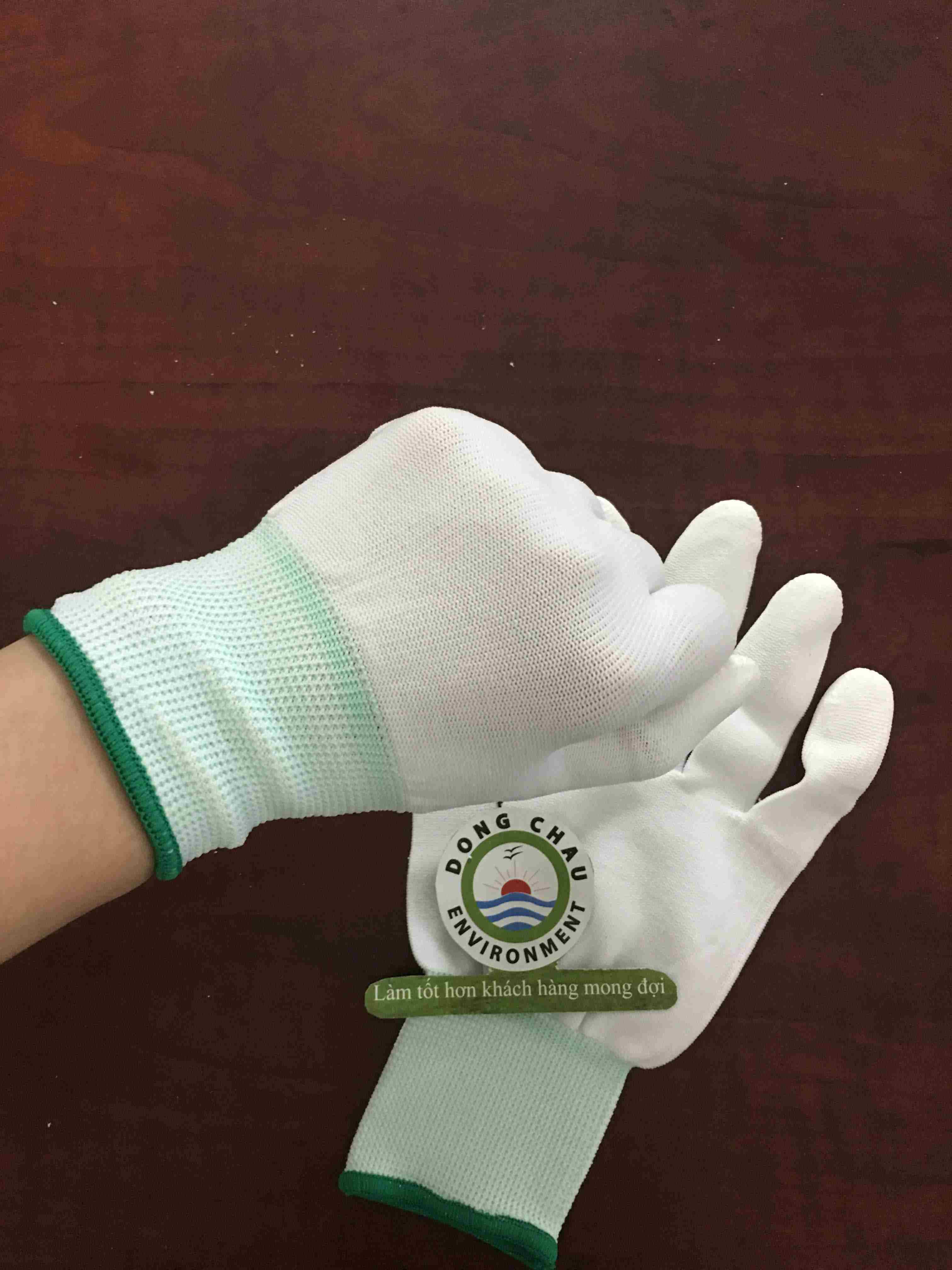 Găng tay len trắng phủ sơn