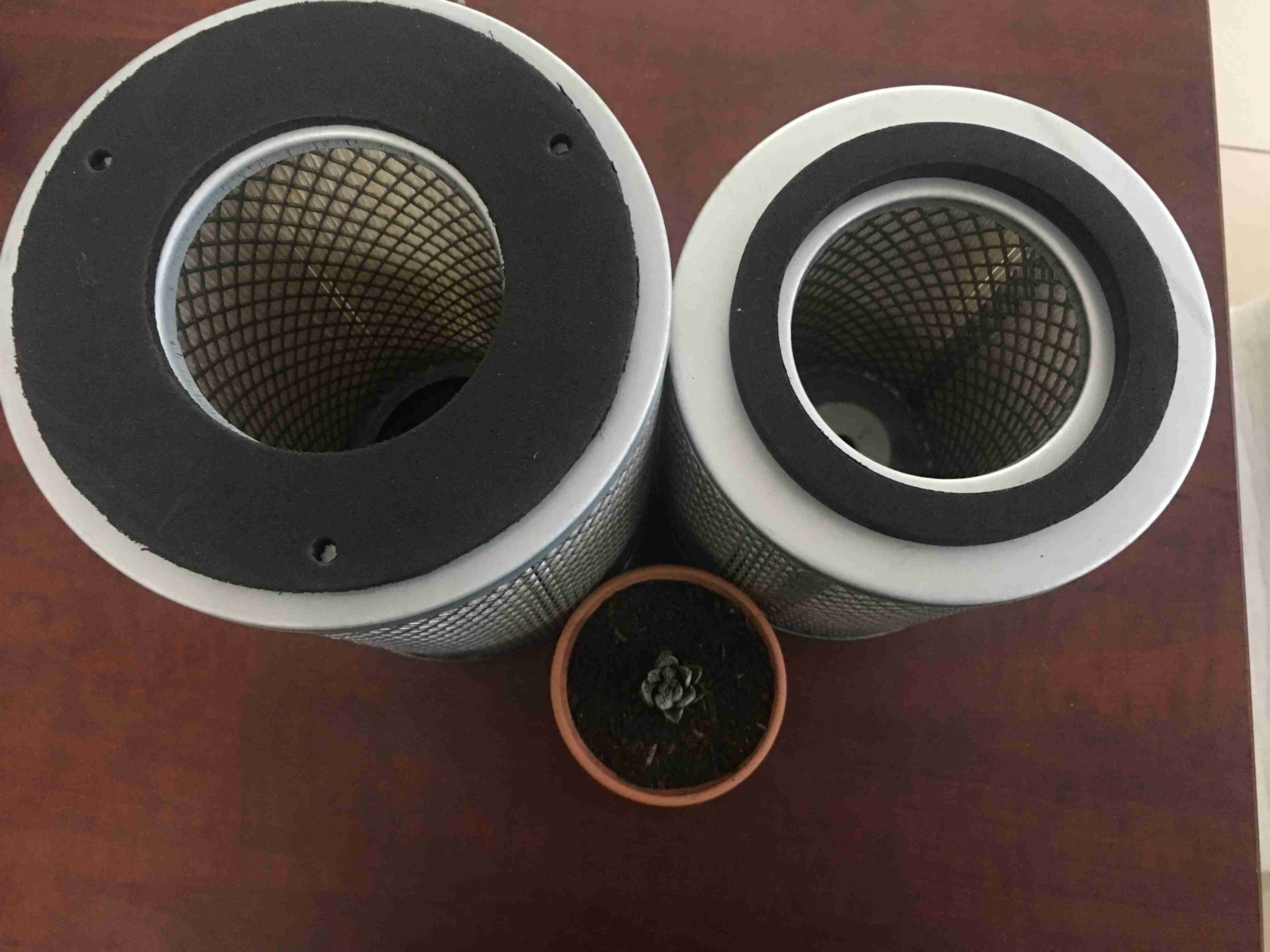 Lõi lọc bụi khí 1 đầu kín đục lỗ với lớp lưới inox bên trong sản phẩm