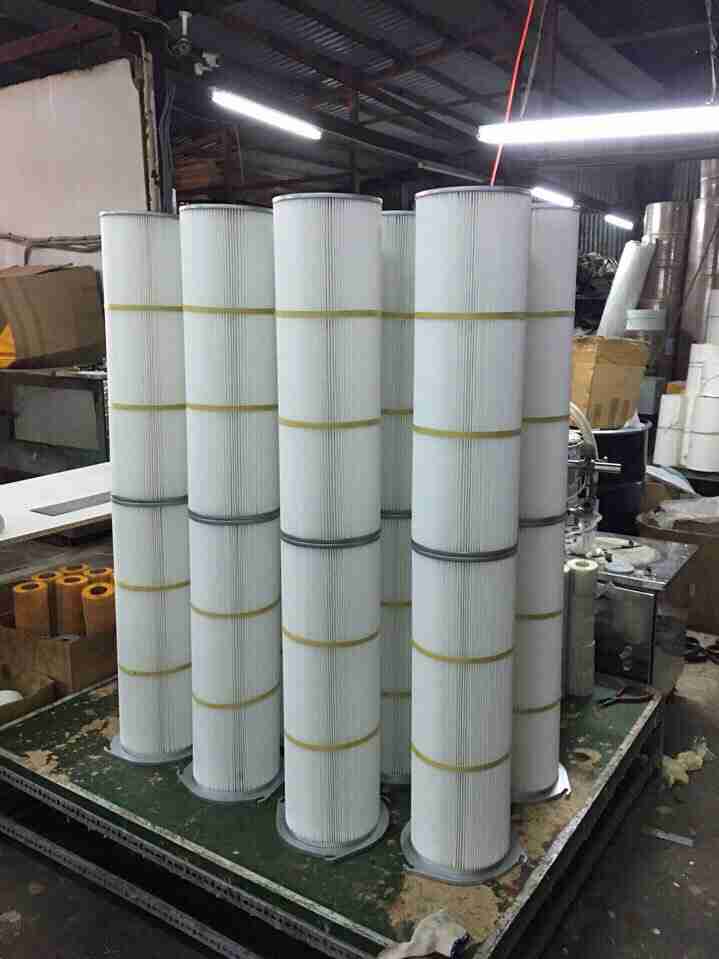 Lõi lọc bụi khí giấy nhựa Polyester hỗ trợ mạng lưới mạ kẽm bên trong và bên ngoài; Kim loại chống ăn mòn.
