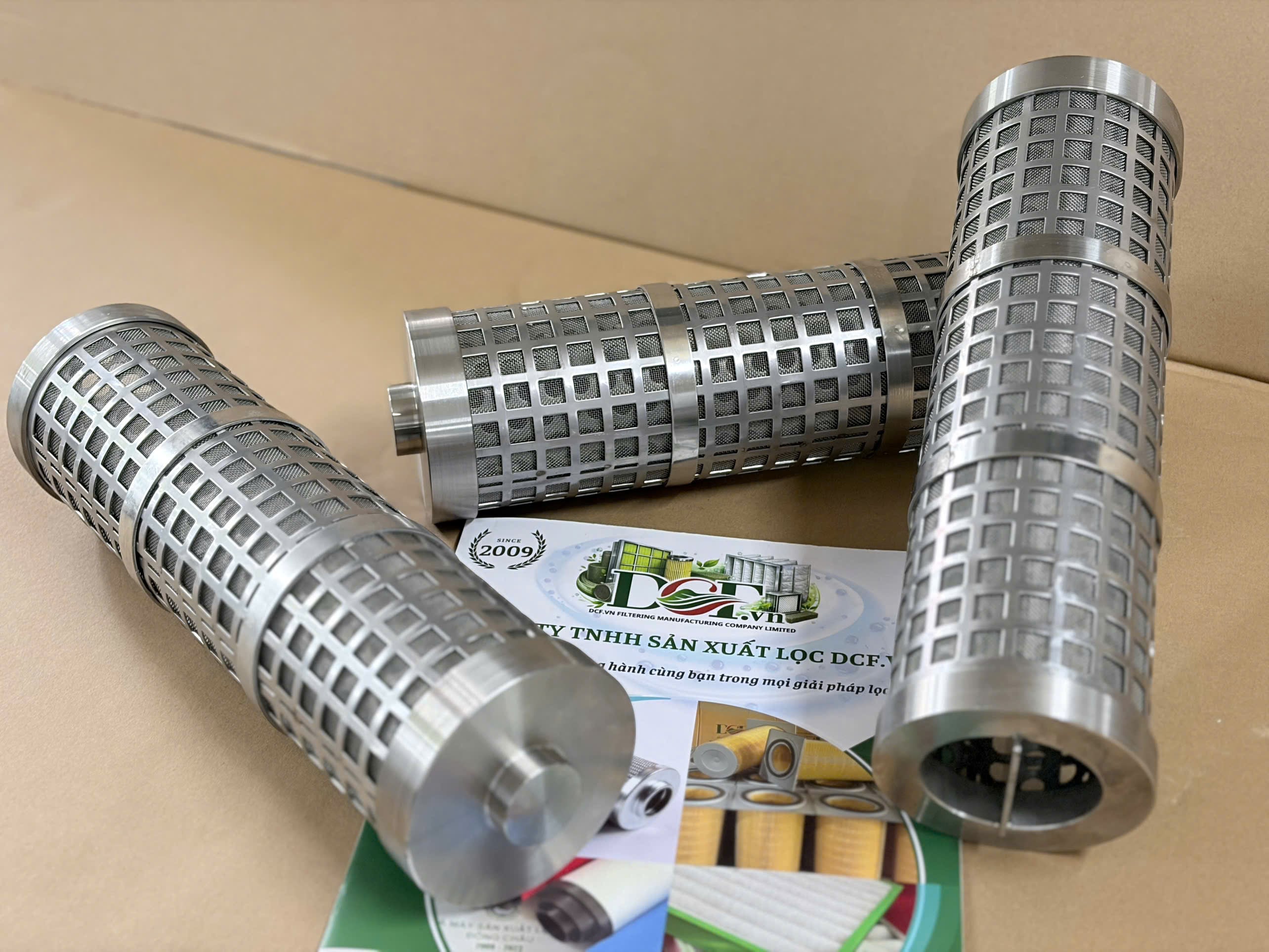 Phin lọc lưới inox OD88 x H300 có thanh gài | DCF.vn