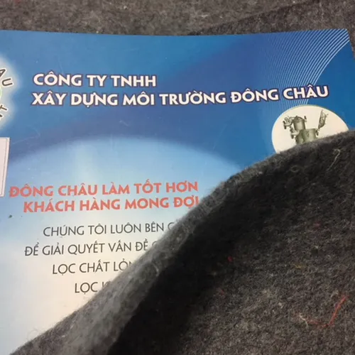 Tấm thấm hút dầu lẫn trong nước thải