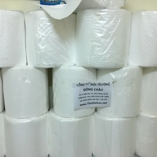 Cuộn giấy thấm dầu tràn trong công nghiệp