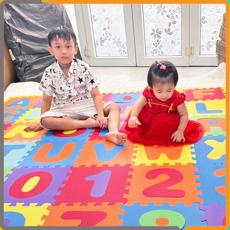 Thảm chơi được thiết kế bắt mắt giúp kích thích trí thông minh của bé