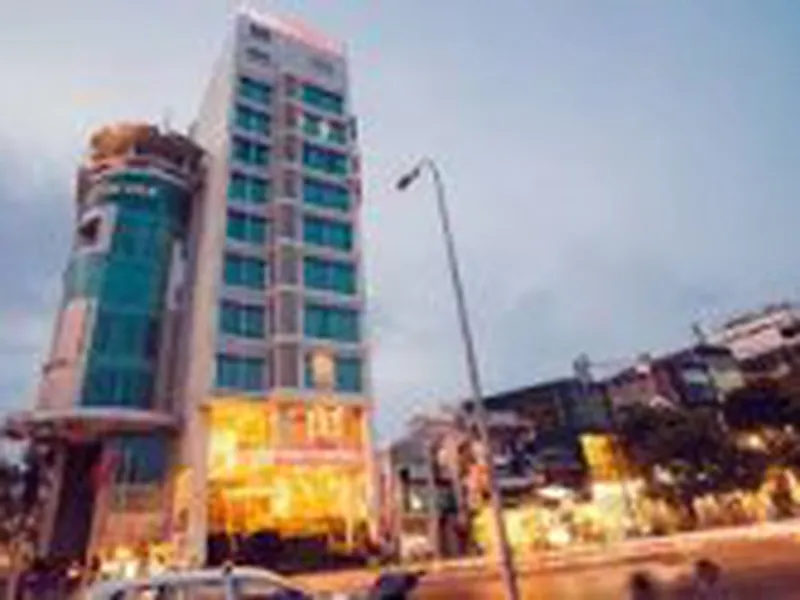 Bán khách sạn 3 sao mặt tiền đường Lê Lai Quận 1