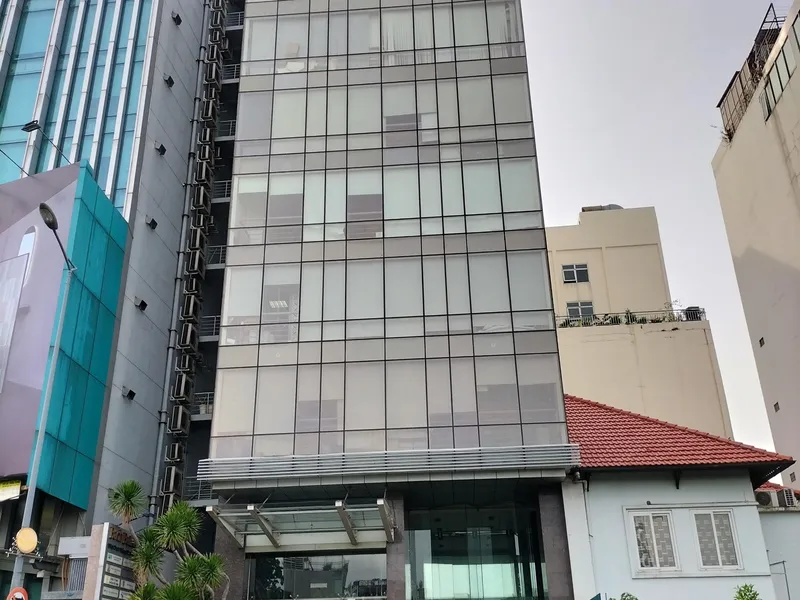 Bán nhà mặt tiền 111 Lý Chính Thắng Quận 3